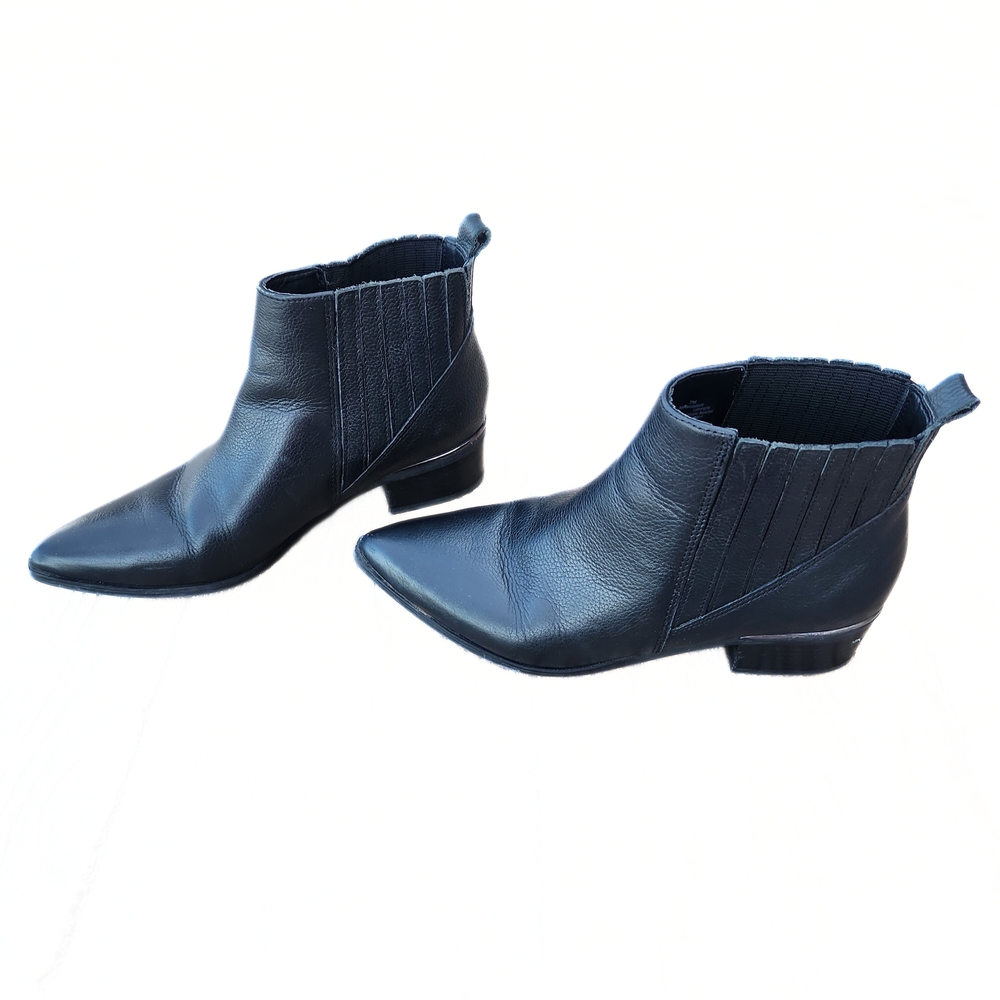 Marc Fisher Womens Black Leather Pointed Toe Ankle Boots Size 7